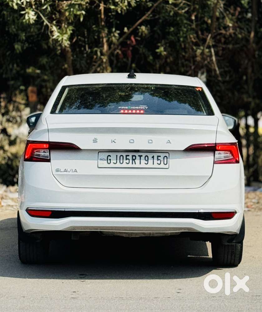 Skoda Slavia 1.0 Tsi Style At, 2023, Petrol