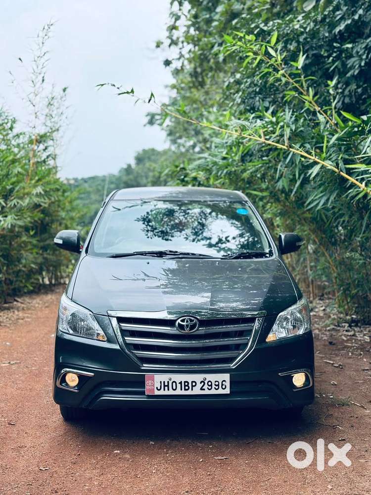 Toyota Innova 2.5 V 2013