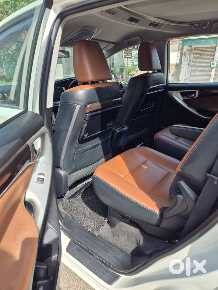 Toyota Innova Crysta 2.8 Zx At 7 Seater, 2018, Diesel
