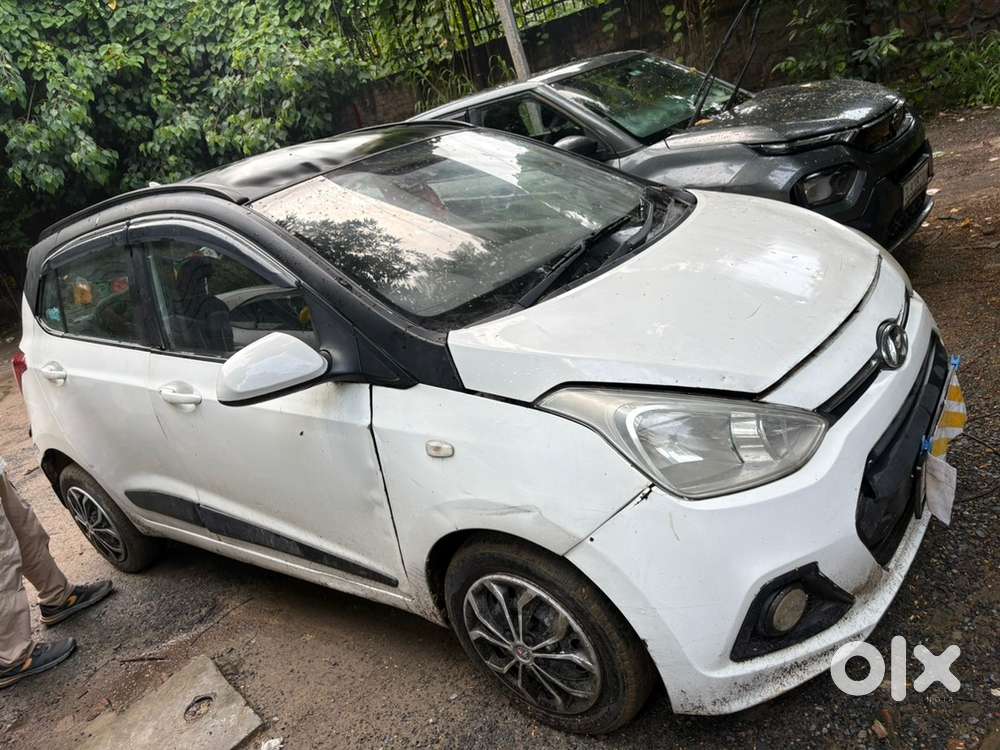 Hyundai Grand I10 Petrol 42300 Km Driven
