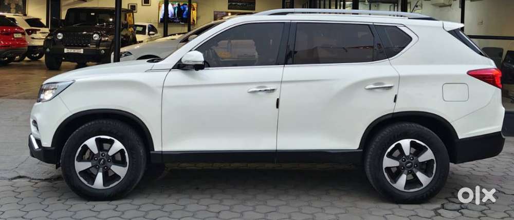 Mahindra Alturas G4 4x2 At, 2023, Diesel