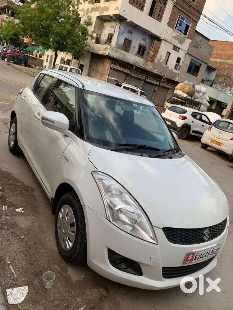 Maruti Suzuki Swift 2013 पेट्रोल ऑटोमैटिक