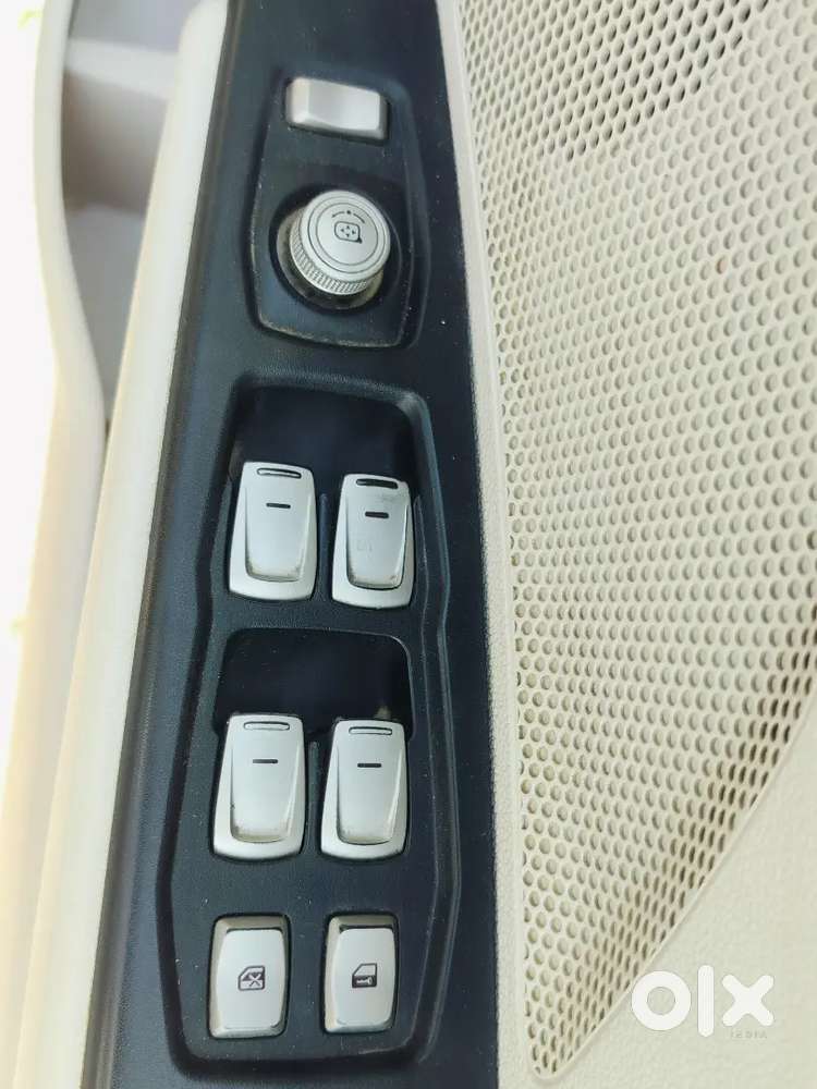 Mahindra Xuv300 W4 Diesel 2021  1st Owner  83,000 Km Driven