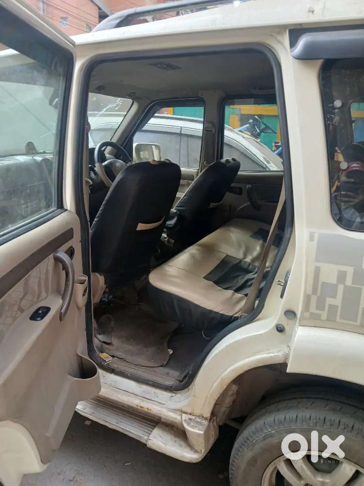 Mahindra Scorpio Classic 2011 Diesel 175000 Km Driven