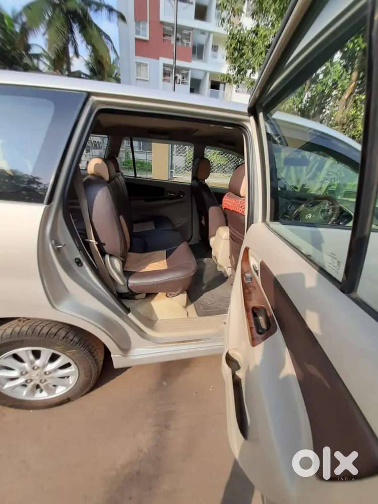 Toyota Innova 2014 Dec Diesel 150000 Km Driven