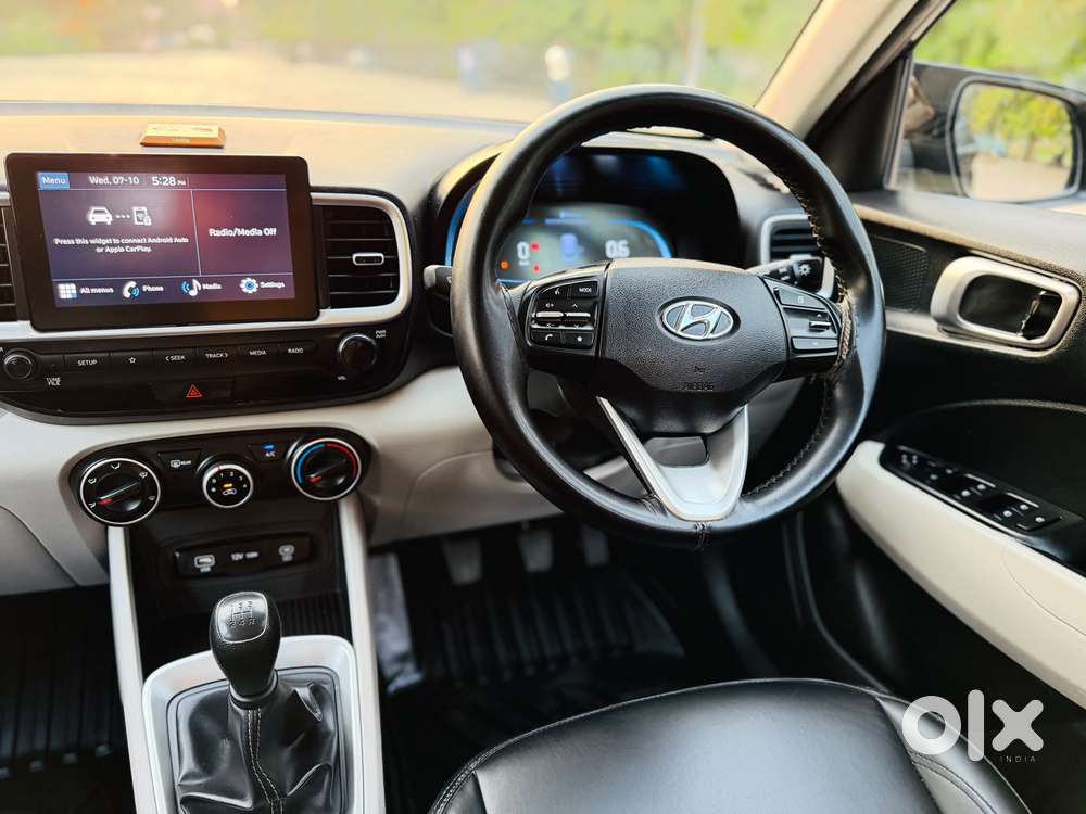 Hyundai Venue, 2023, Petrol