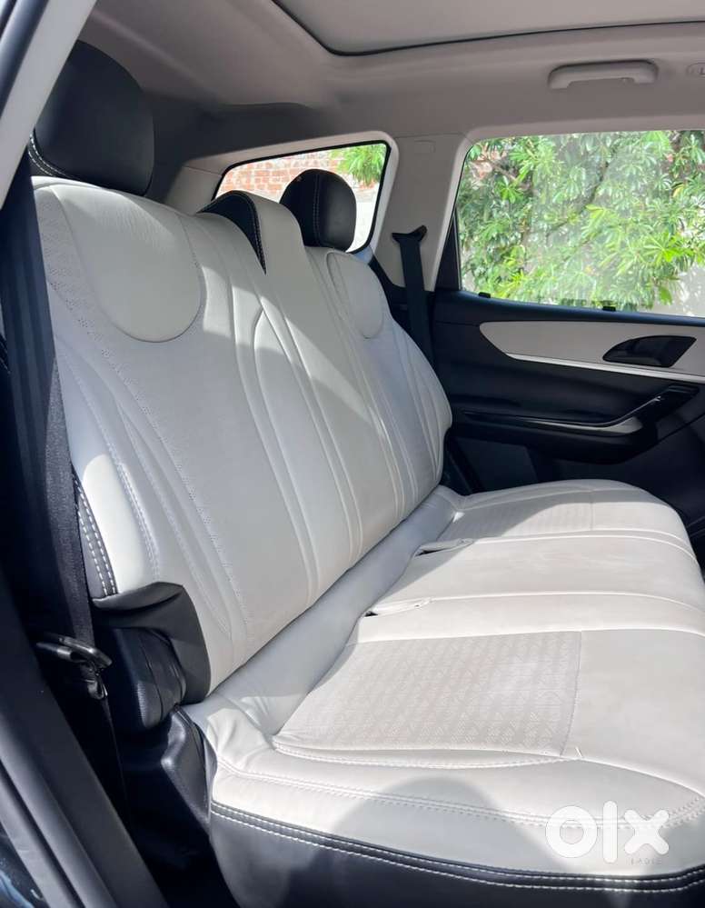Mahindra Xuv700 2.2 Ax 5 Diesel At Str, 2024, Diesel