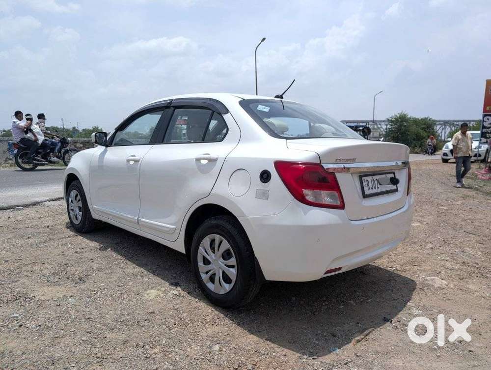 Maruti Suzuki Swift Dzire 1.3 Vxi, 2022, Cng & Hybrids