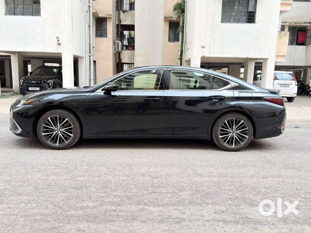 Lexus Es 300h Luxury, 2025, Cng & Hybrids