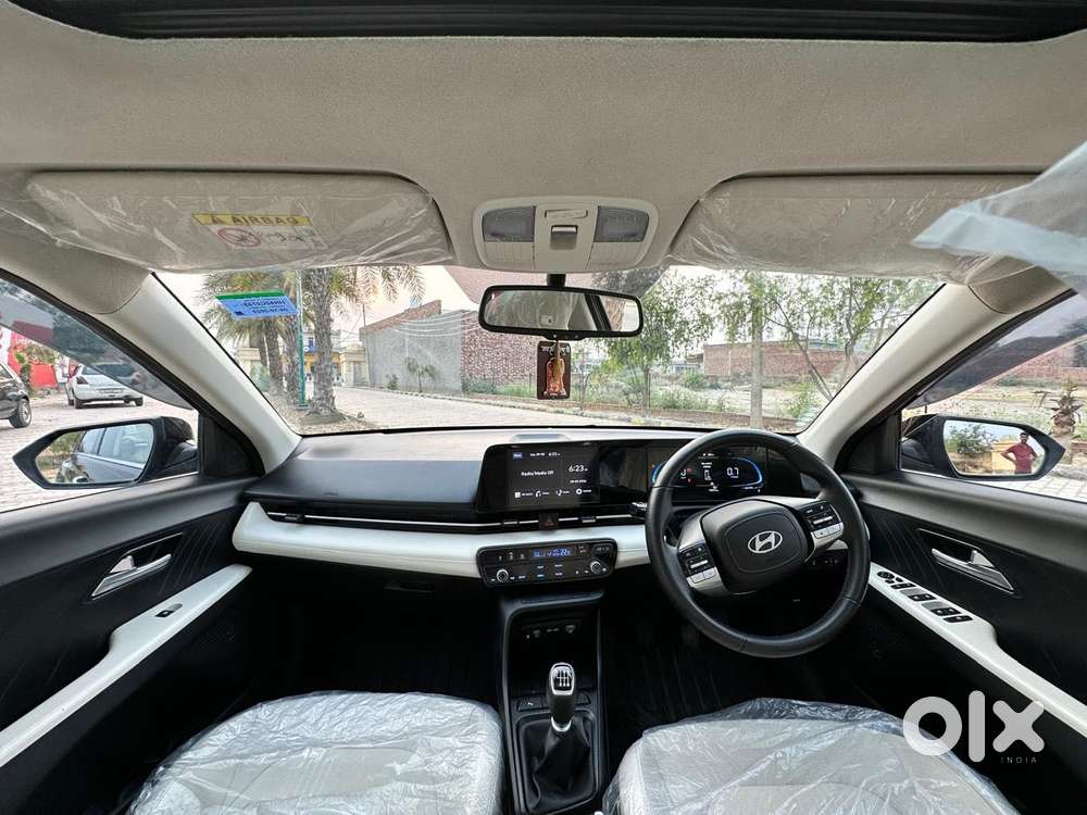 Hyundai Verna 1.5 Sx (o) Vtvt, 2023, Petrol