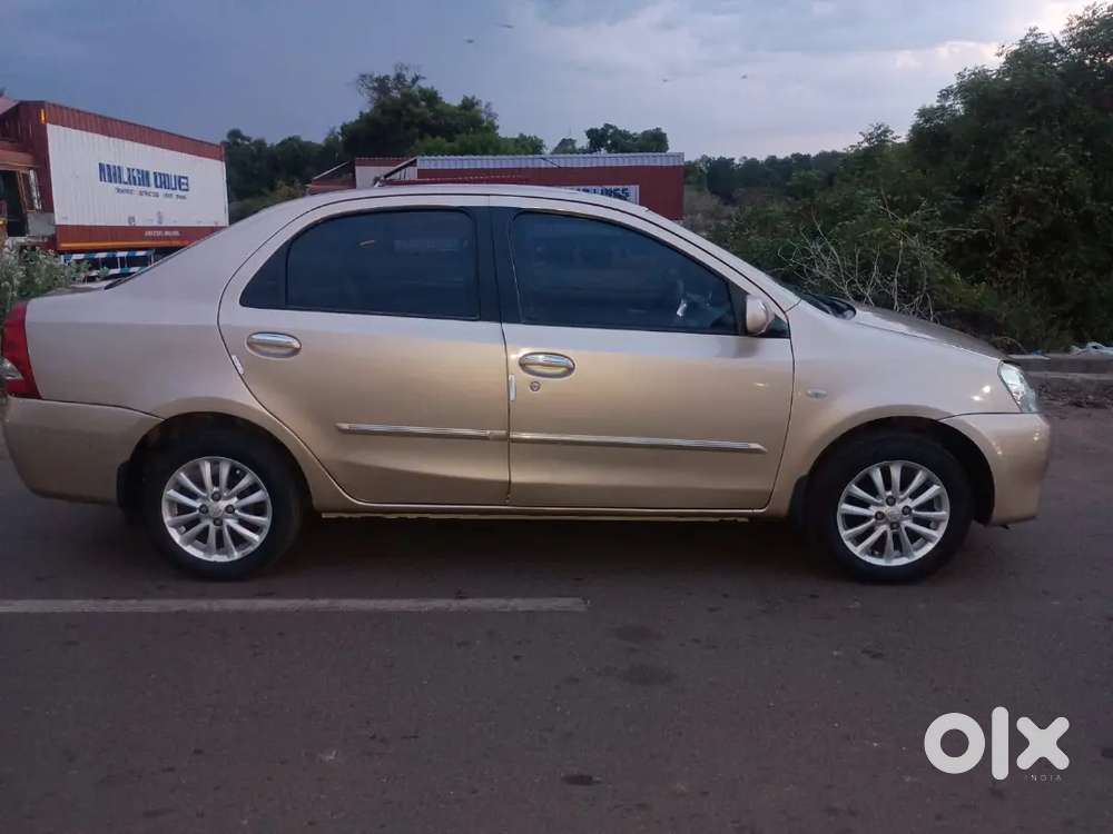 Toyota Etios 1.5 V 2011