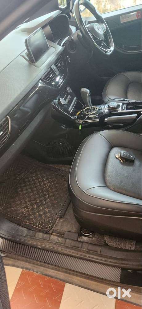 Nexon Petrol Automatic Dark Edition