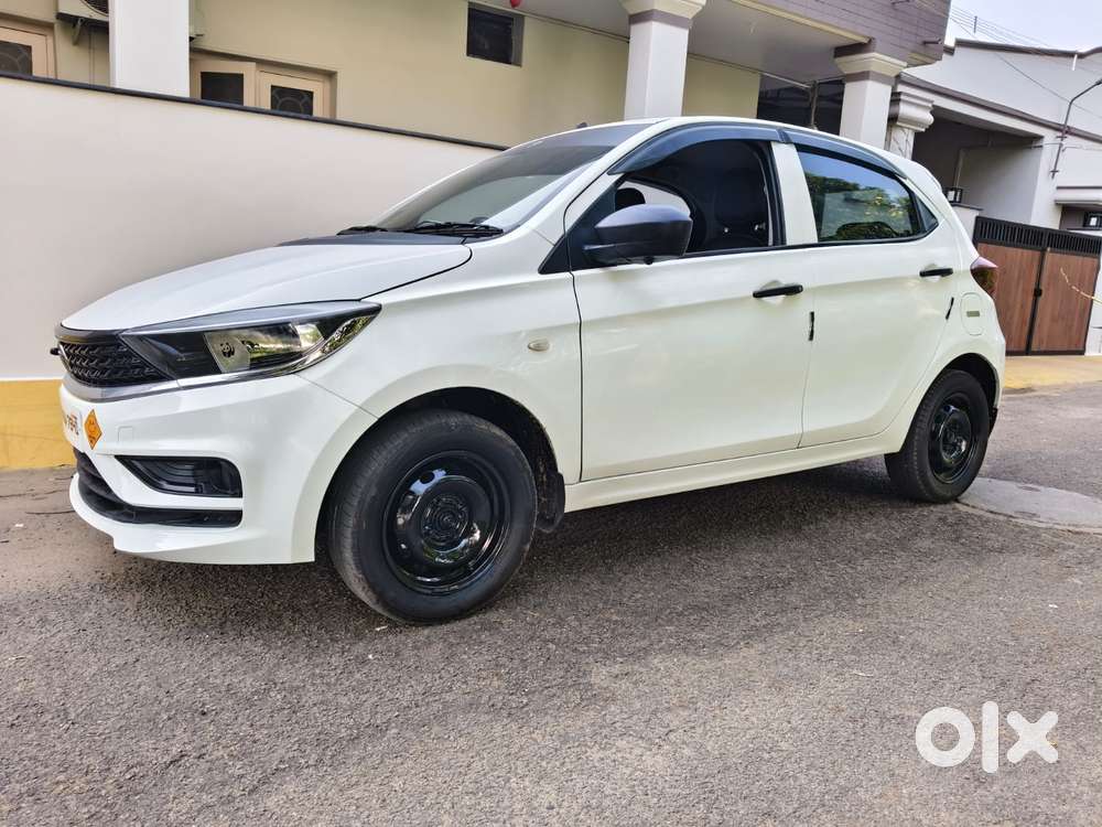 Tata Tiago 1.05 Revotorq Xe, 2022, Petrol