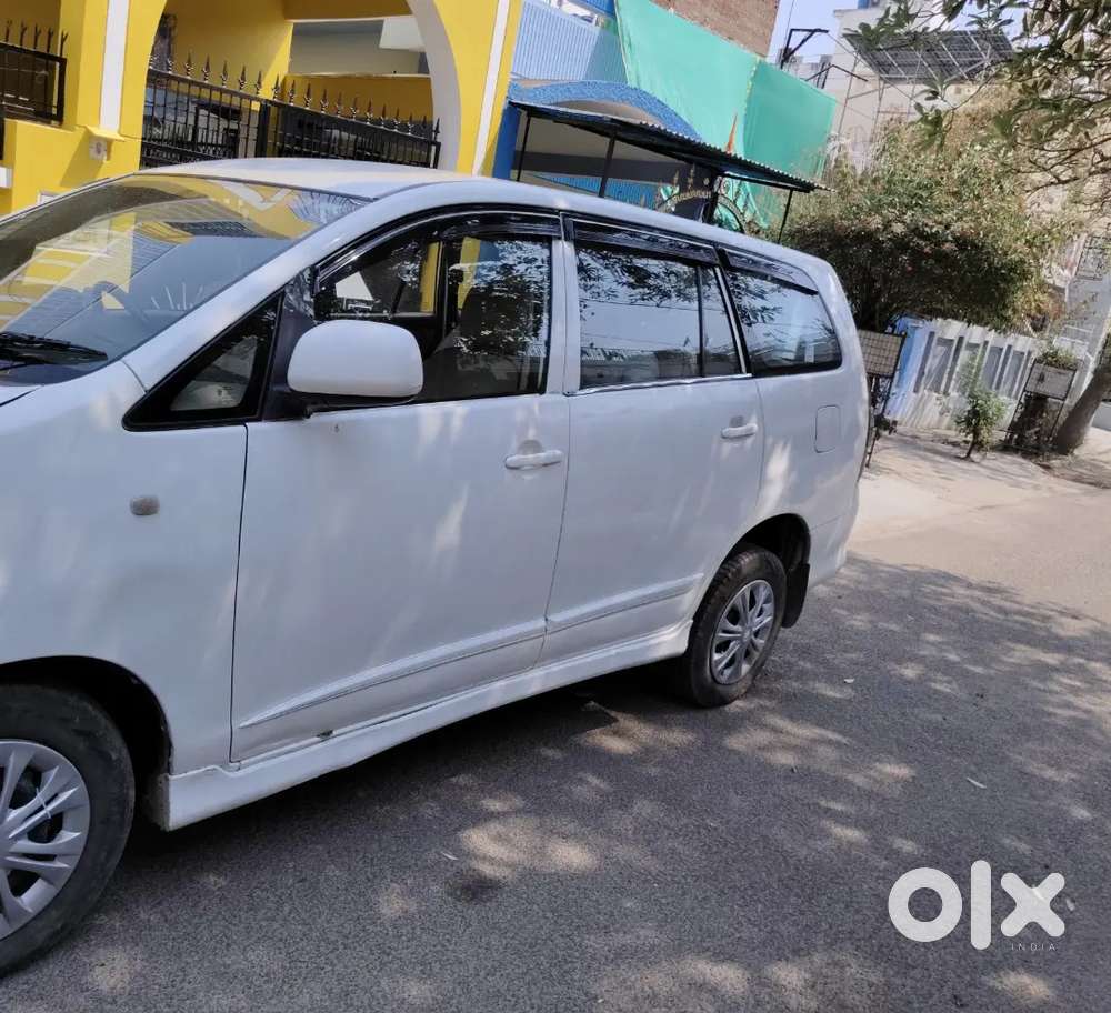 Toyota Innova 2015 Diesel Well Maintained