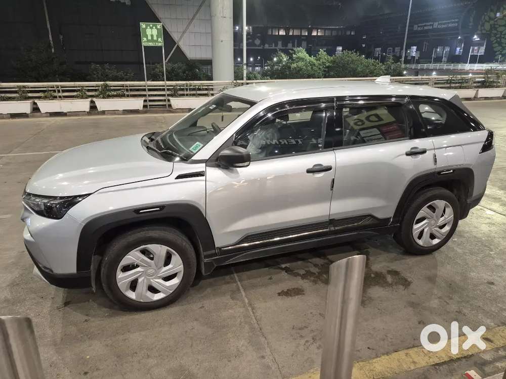Maruti Suzuki Victoris Petrol 2025