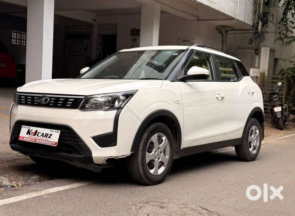 Mahindra Xuv300 1.2 W6 Amt Petrol, 2022, Petrol