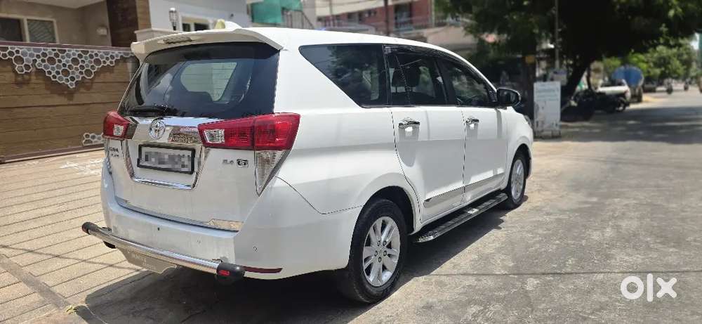 Toyota Innova Crysta 2020 G 8 Setter (showroom Track)