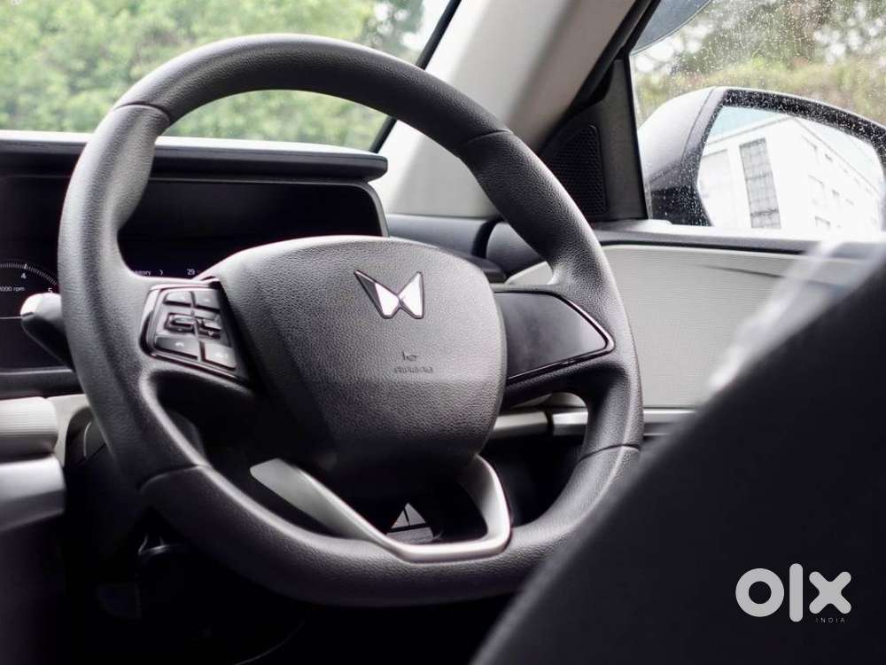 Mahindra Xuv700 2.2 Mx Diesel Mt 5 Str, 2024, Diesel