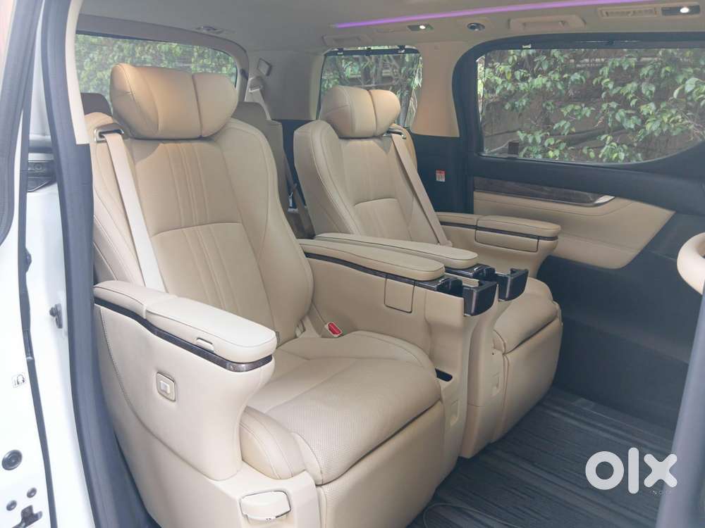 Toyota Vellfire 2.5 Hybrid, 2022, Petrol