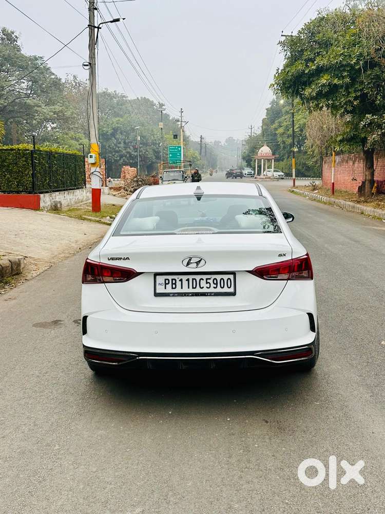 Hyundai Fluidic Verna