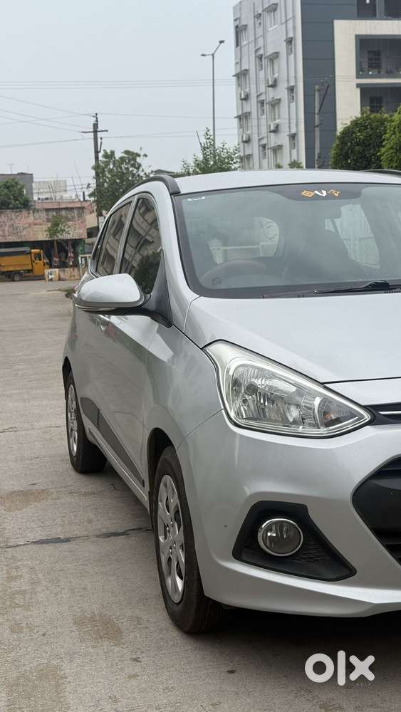 Hyundai Grand I10 Sportz, 2016, Petrol