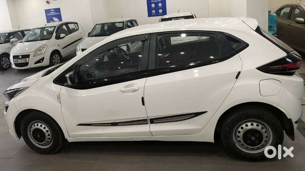 Tata Altroz 1.2 Xe, 2020, Petrol