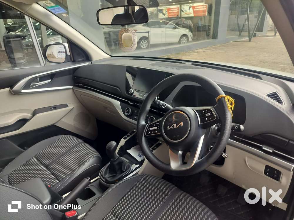 Kia Carens 1.5 Prestige 7 Str, 2023, Petrol