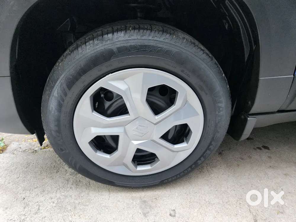 Maruti Suzuki Brezza Vxi At ,2023, Petrol