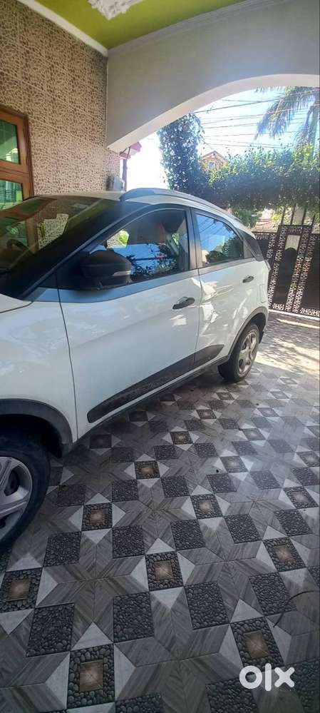 Tata Nexon Xm 2020 Petrol