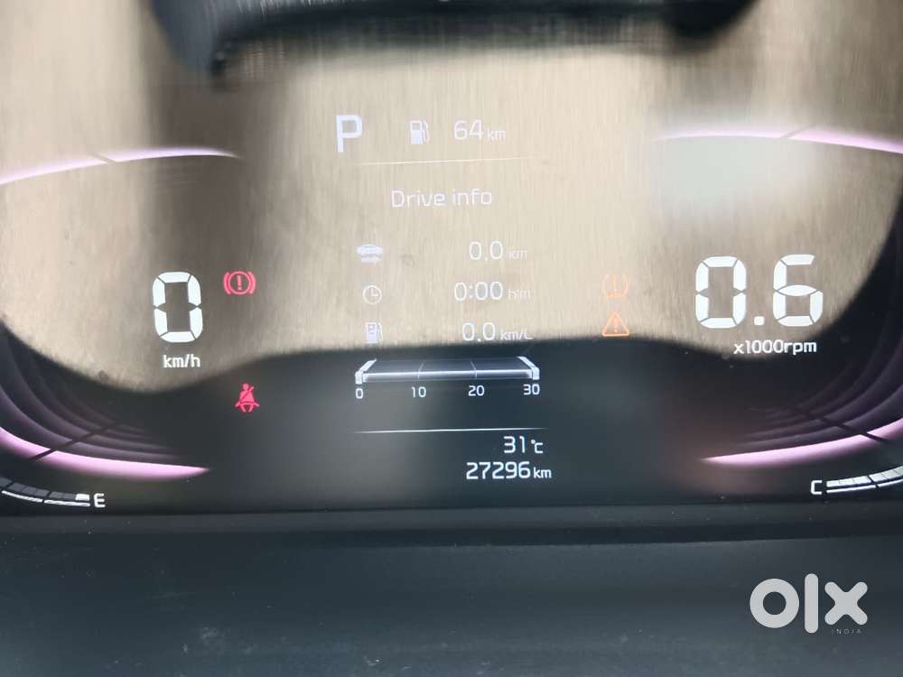 Kia Carens 1.4 Luxury Plus Dct 7 Str, 2022, Petrol