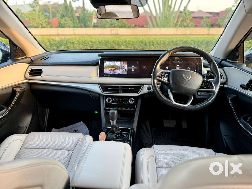 Mahindra Xuv700 2.2 Ax 7 Diesel At Luxury Pack Str Awd, 2023, Diesel