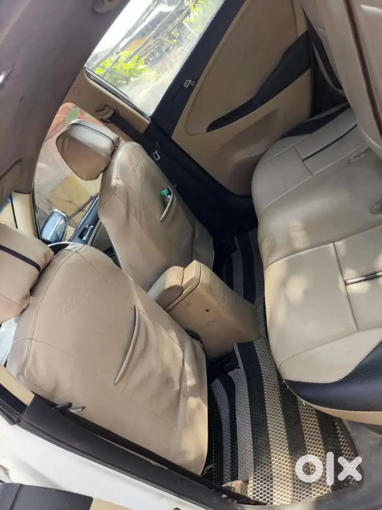 Hyundai Fluidic Verna 2012