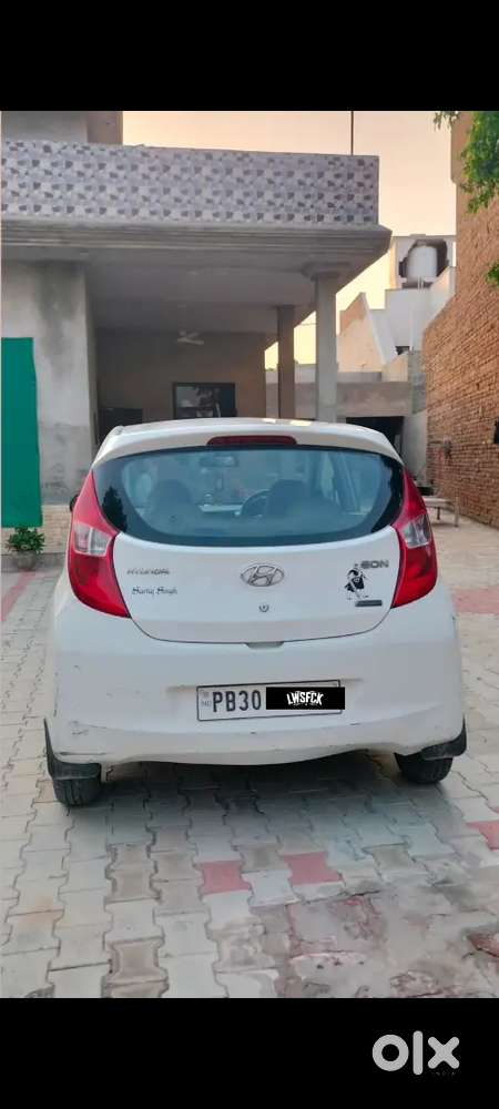 Hyundai Eon 2011 Petrol Well Maintained