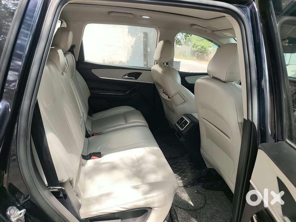 Mahindra Xuv700 Ax7 Luxury Pack Awd, 2022, Diesel