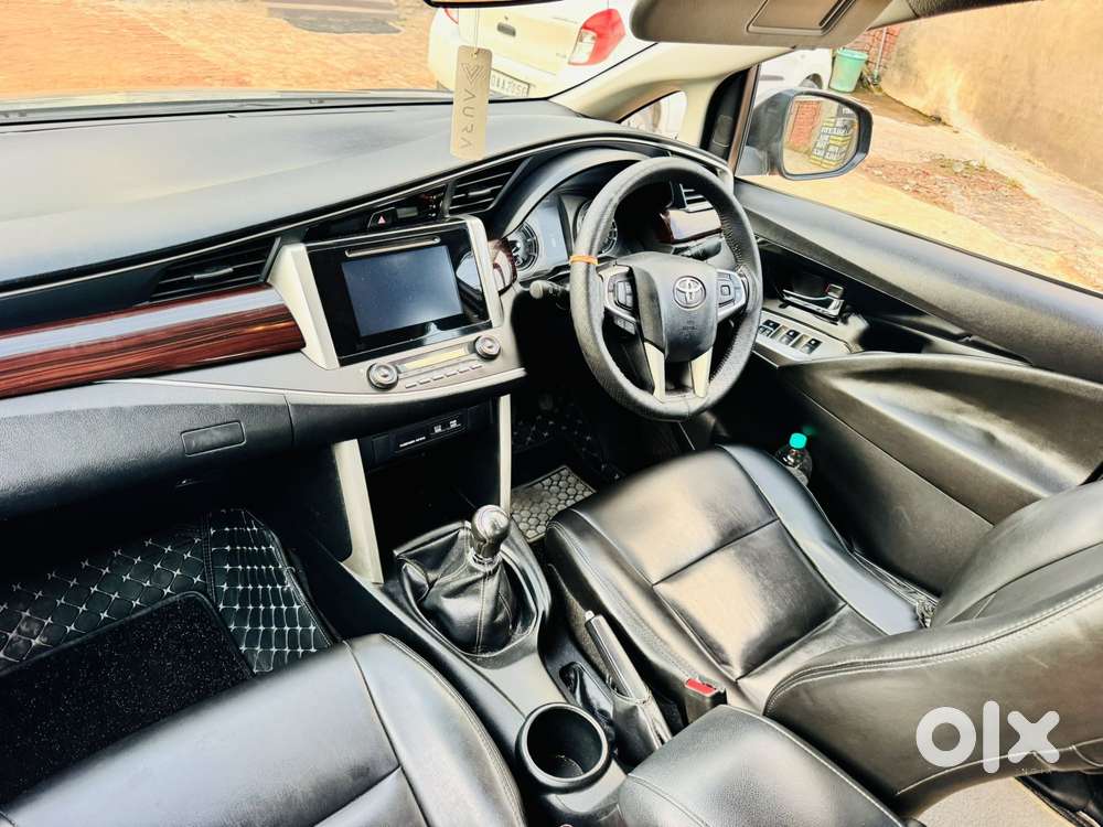 Toyota Innova Crysta 2.4 V 7 Str, 2016, Diesel