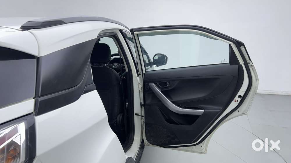 Tata Nexon 1.2 Revotron Xm (s), 2022, Petrol