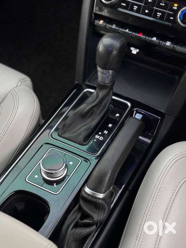 Mahindra Xuv700 2.0 Ax 7 Petrol At Str, 2022, Petrol