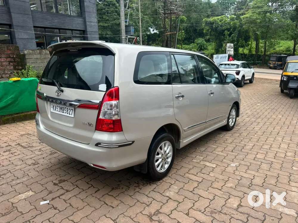 Toyota Innova 2014 Diesel 149000 Km Driven