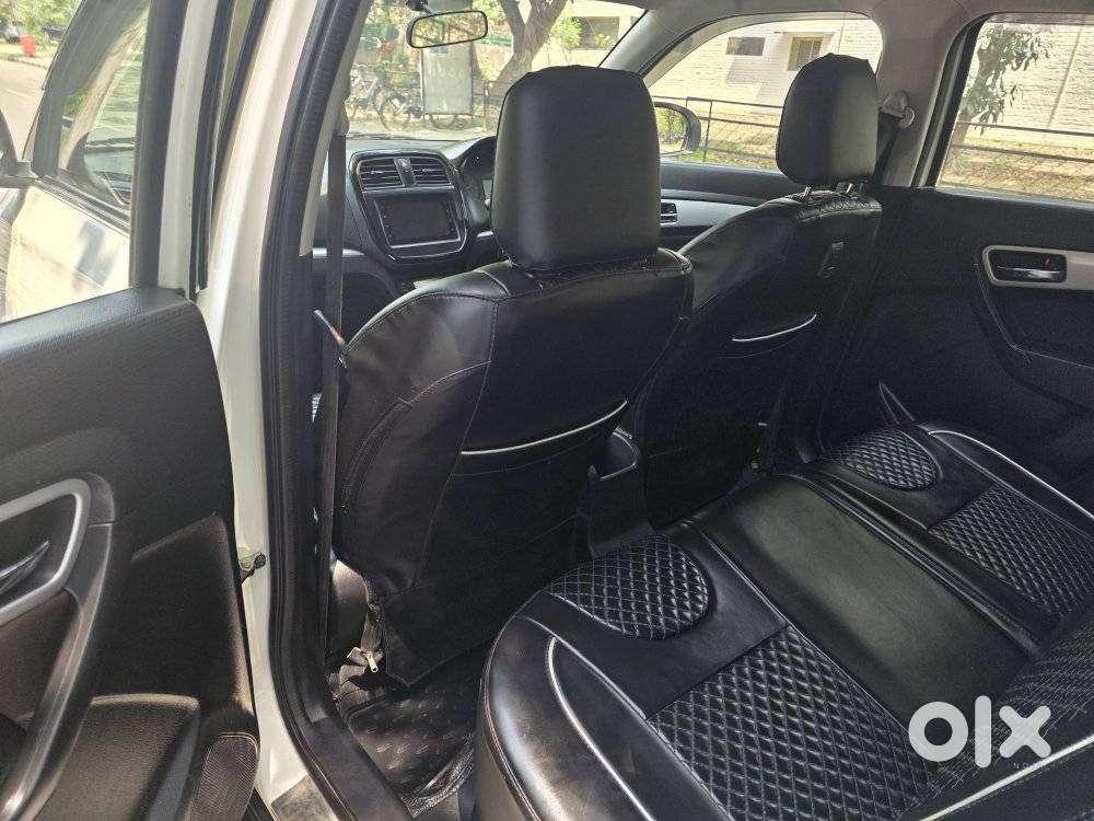 Maruti Suzuki Brezza 1.5 Zxi Smart Hybrid, 2022, Petrol