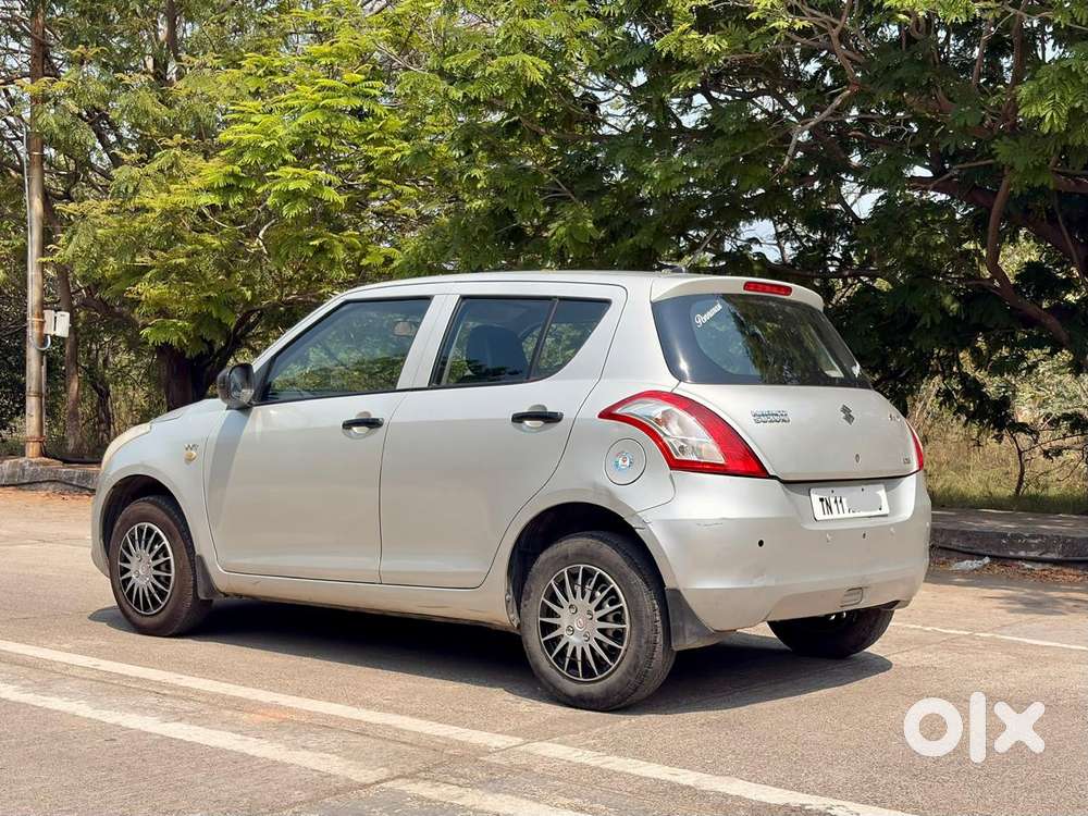 Maruti Suzuki Swift Lxi Optional-o, 2017, Petrol