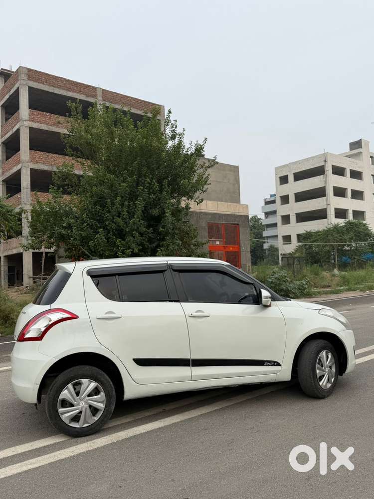Maruti Suzuki Swift Vxi + Manual, 2013, Cng & Hybrids