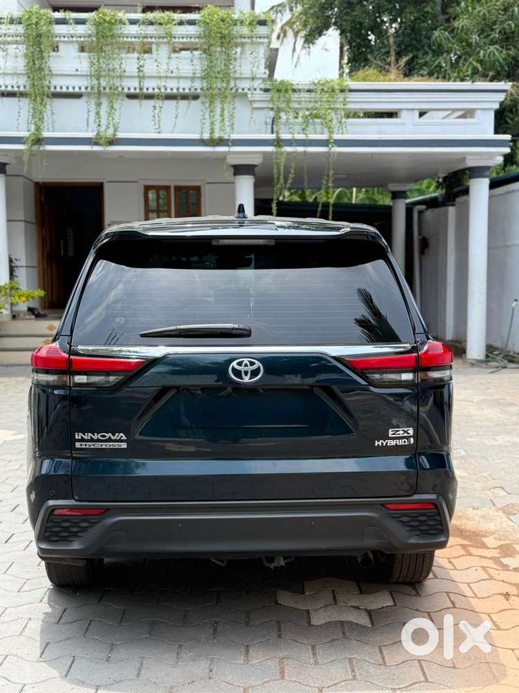 Toyota Innova Hycross 2023 Cng & Hybrids Well Maintained