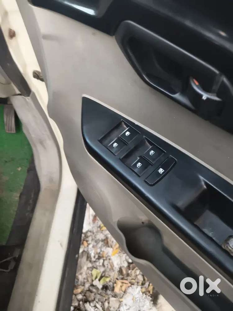Mahindra Kuv100 Nxt 2017 photo 5