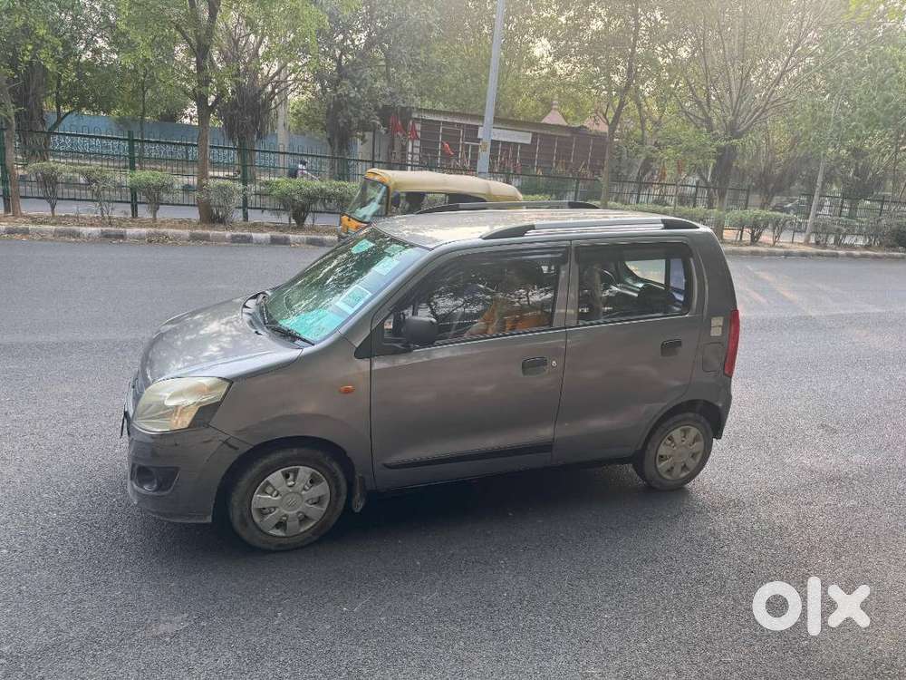 Wagonar Lxi Cng Fitted Mg-grey Colour Registration Upto 10/10/2029