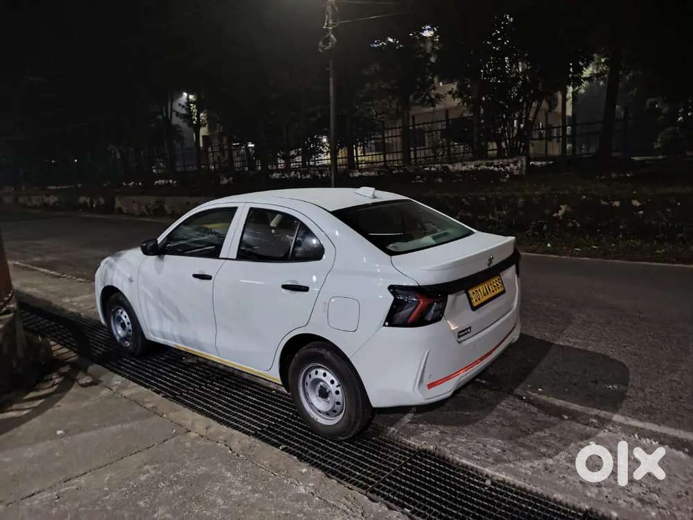 Maruti Suzuki Dzire 1.2 Lxi 2025