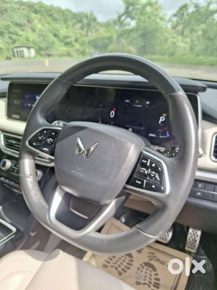 Mahindra Xuv700 2.2 Ax 7 Diesel At Str, 2022, Diesel
