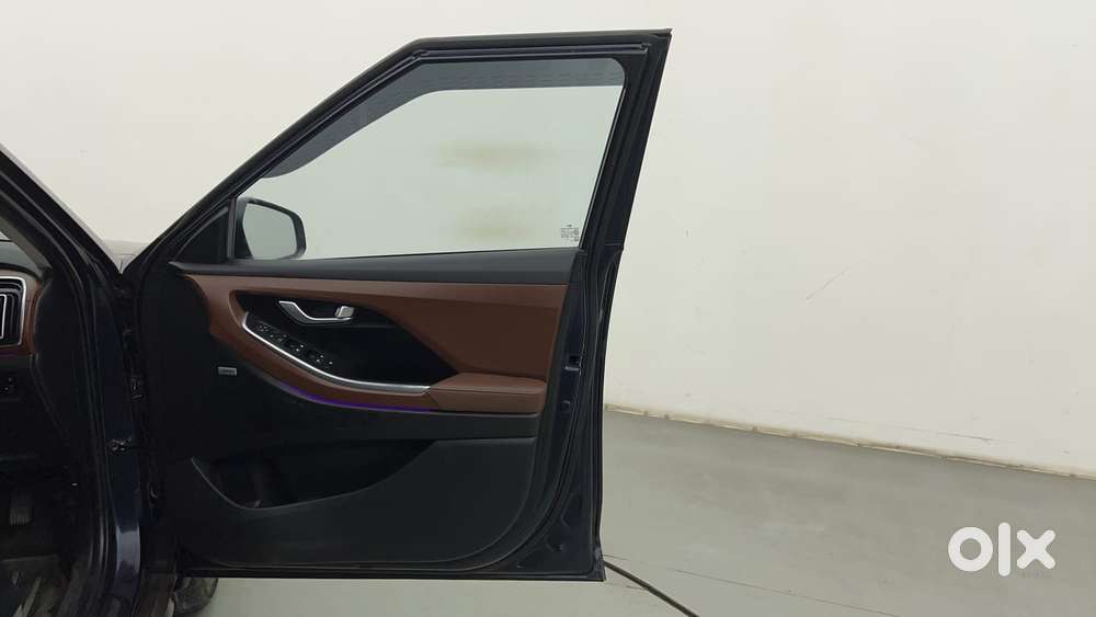 Maruti Suzuki Ciaz 1.5 Delta Shvs Mt, 2023, Petrol