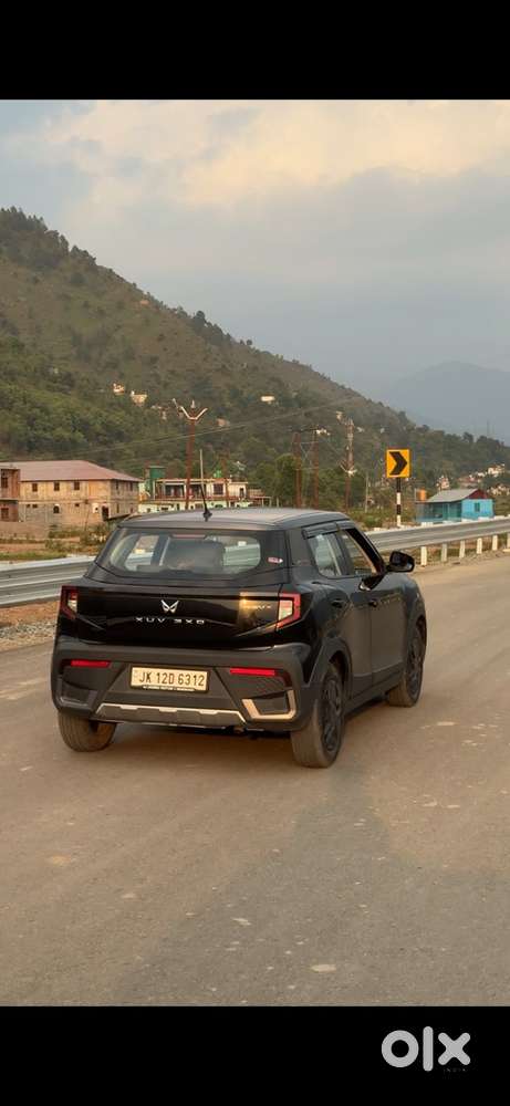 Mahindra Xuv3xo Petrol 2025