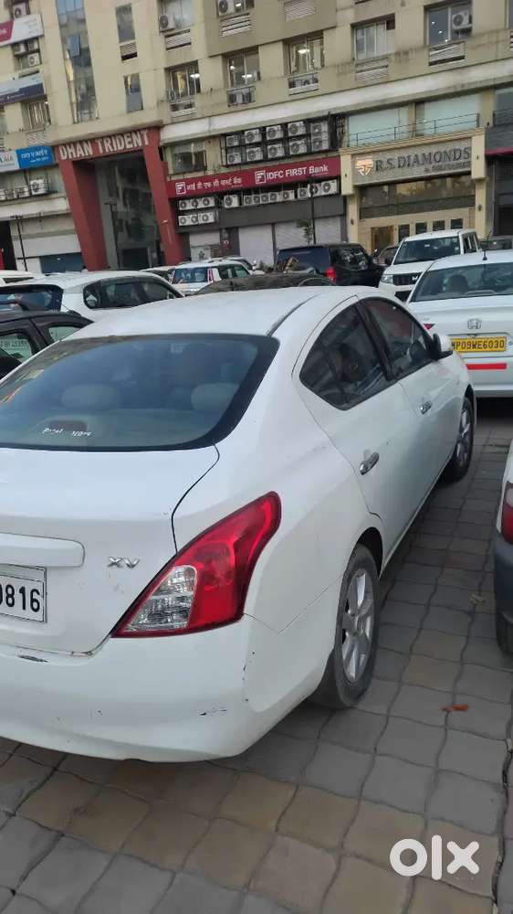 Nissan Sunny 2015