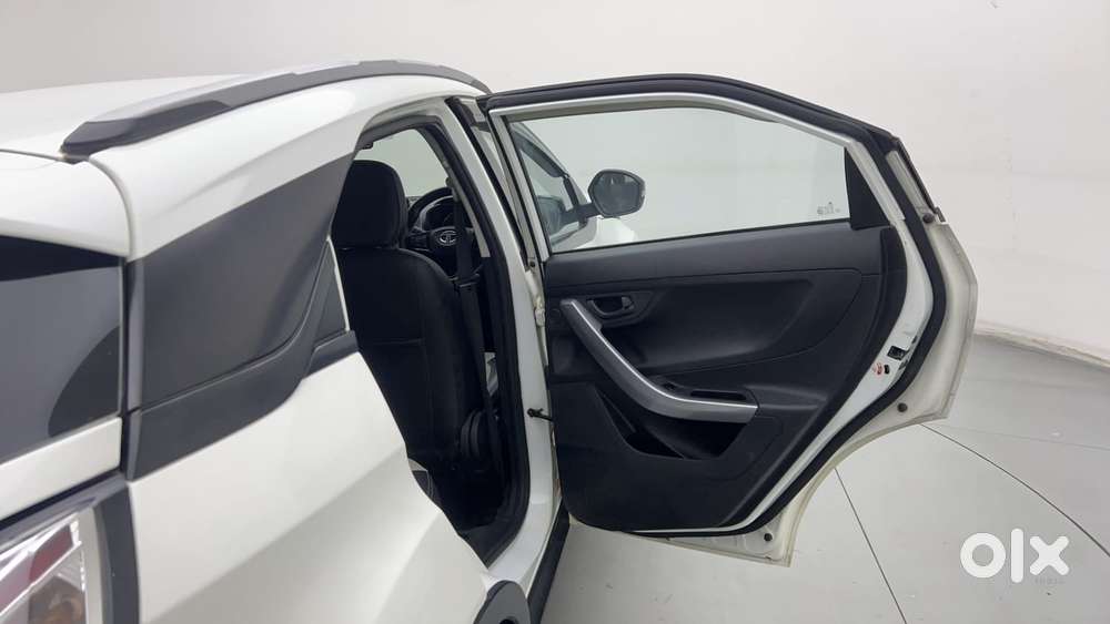 Tata Nexon 1.2 Revotron Xm, 2023, Petrol